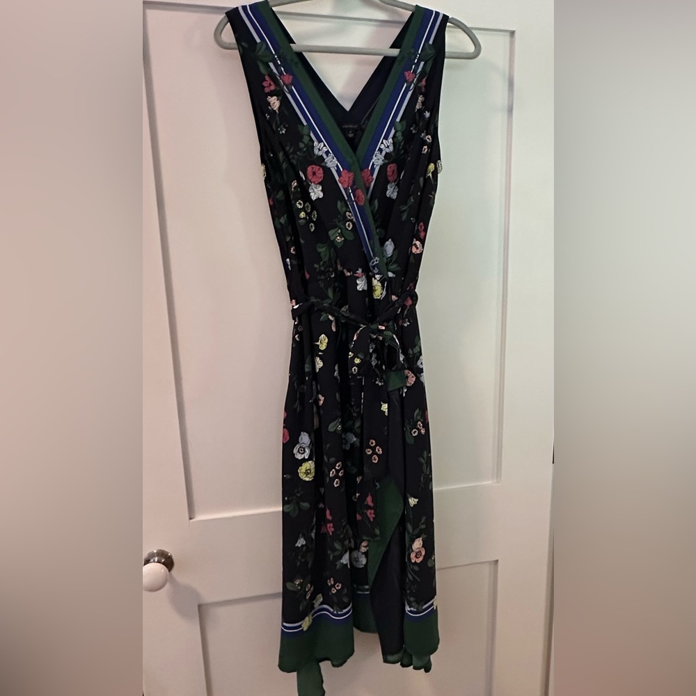 Floral V-Neck Dress - Black and Green